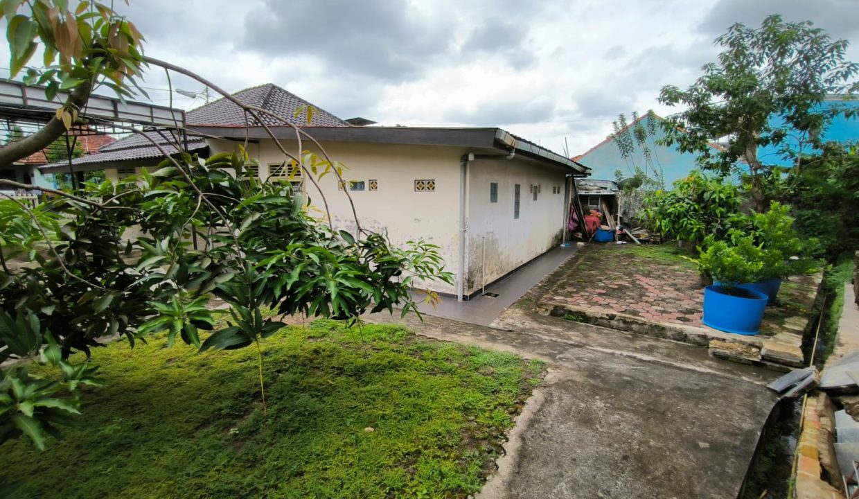 DIJUAL RUMAH JALAN LETNAN HADIN - SUDIRMAN PALEMBANG (1,8)