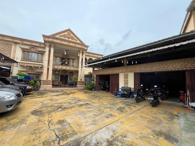 DIJUAL RUMAH MEWAH + KANTOR WORKSHOP JALAN KANCIL PUTIH PALEMBANG
