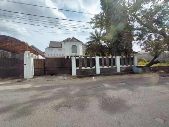 SEWA RUMAH SUPER LUAS JL CIPTO KAMBANG IWAK PALEMBANG