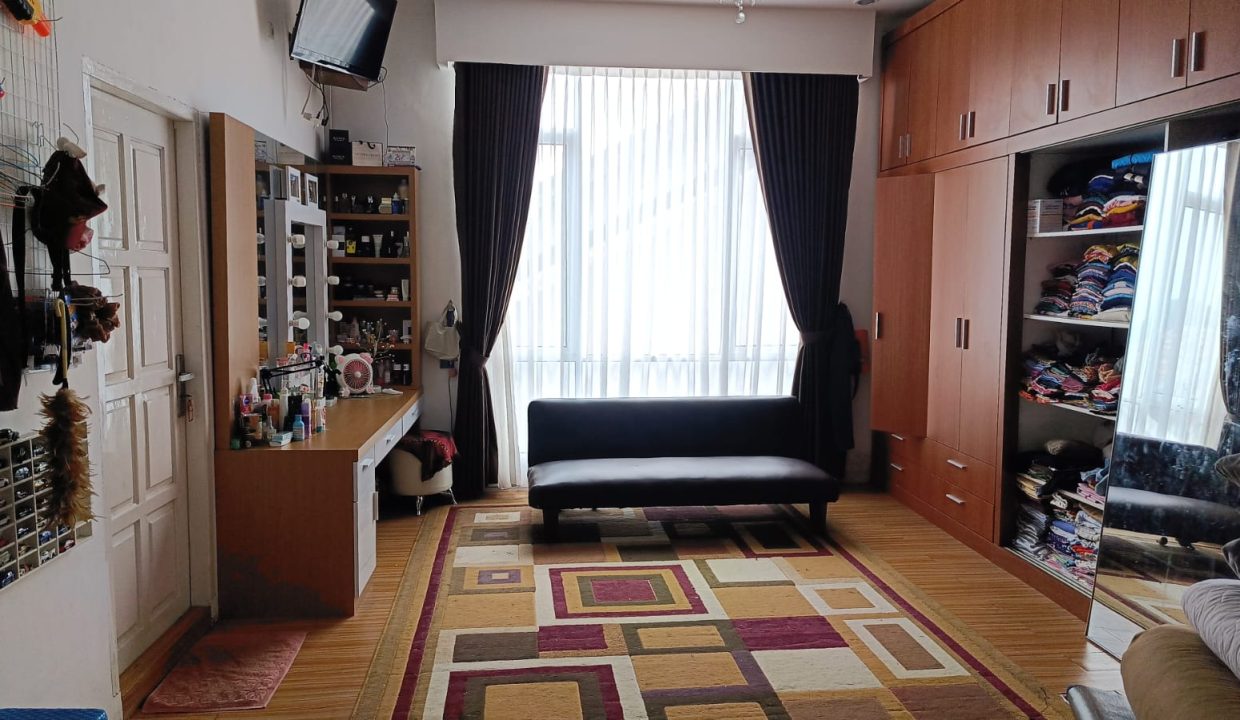 DIJUAL RUMAH VILLA ARAFURU INDAH PALEMBANG (1,8)