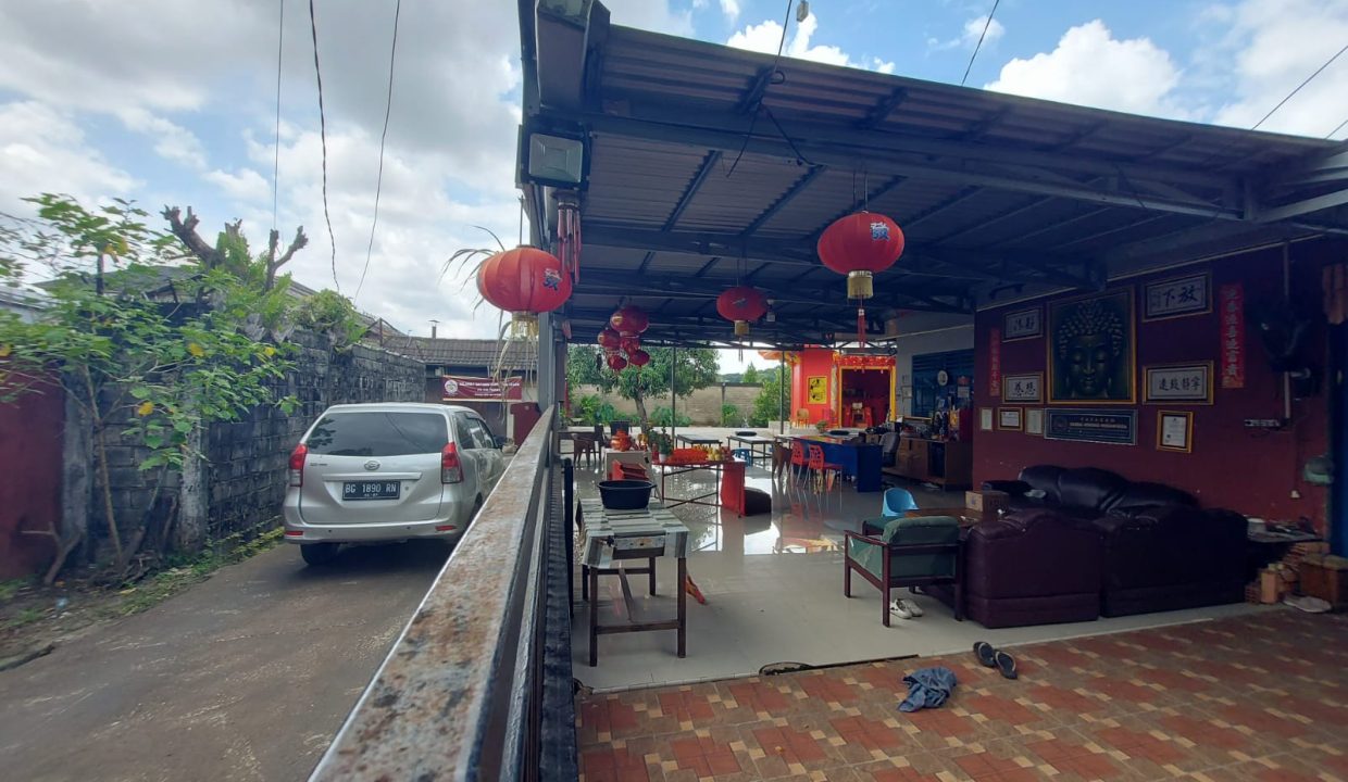 RUMAH TAMAN KENTEN PALEMBANG PEKARANGAN LUAS (11)