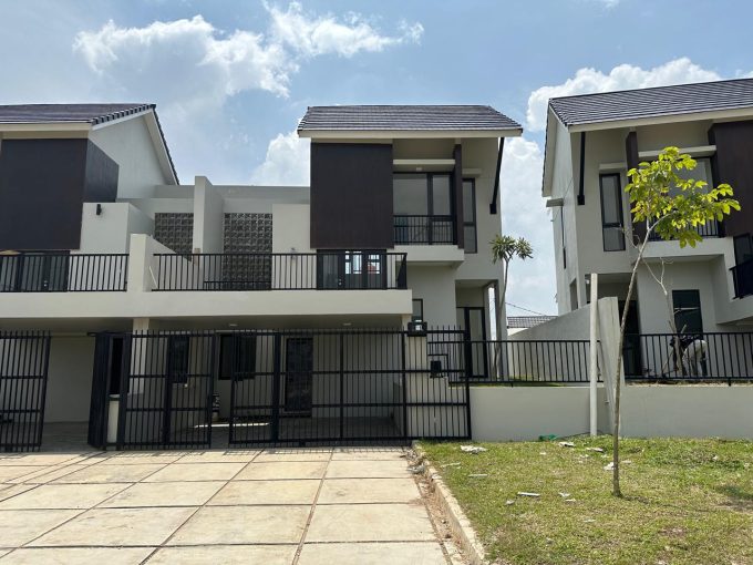 DIJUAL RUMAH MODERN ADA KOLAM RENANG PRIBADI KOMPLEK CITRA GRAND CITY PALEMBANG