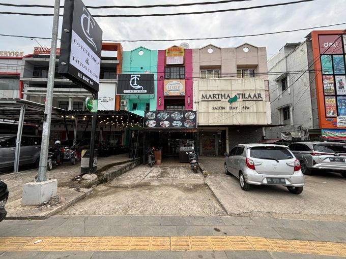 DIJUAL RUKO DEPAN HOTEL HARPER JALAN R SOEKAMTO PALEMBANG