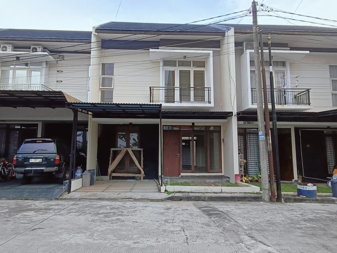 DIJUAL RUMAH 2 LANTAI KOMPLEK D`MIRO RESIDENCE KENTEN PALEMBANG – Sudah Renovasi
