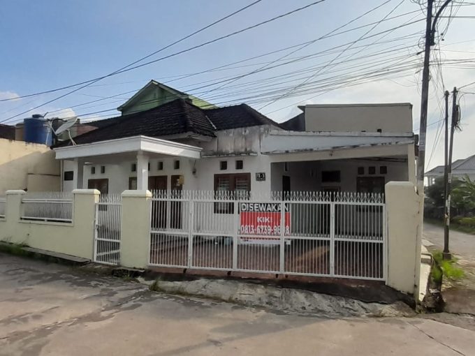 RUMAH BELAKANG ISTANA GUBERNUR DEMANG LEBAR DAUN PALEMBANG (0,9)