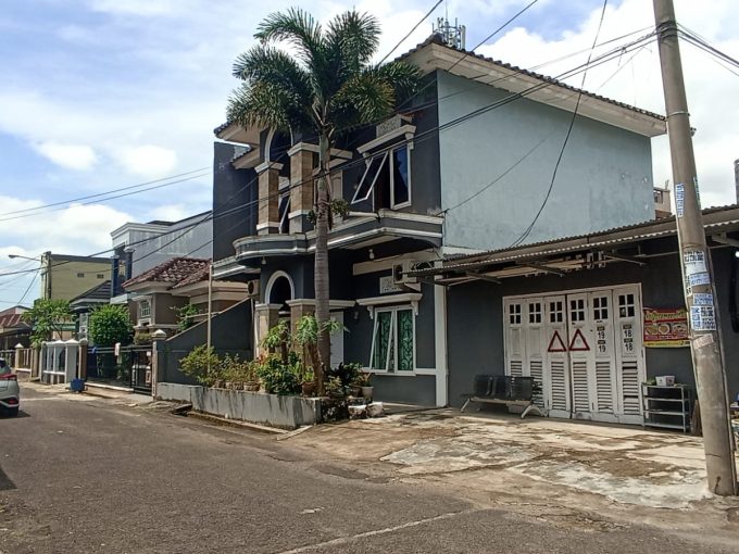 DIJUAL RUMAH PURI DEMANG RAYA JALAN DEMANG LEBAR DAUN PALEMBANG