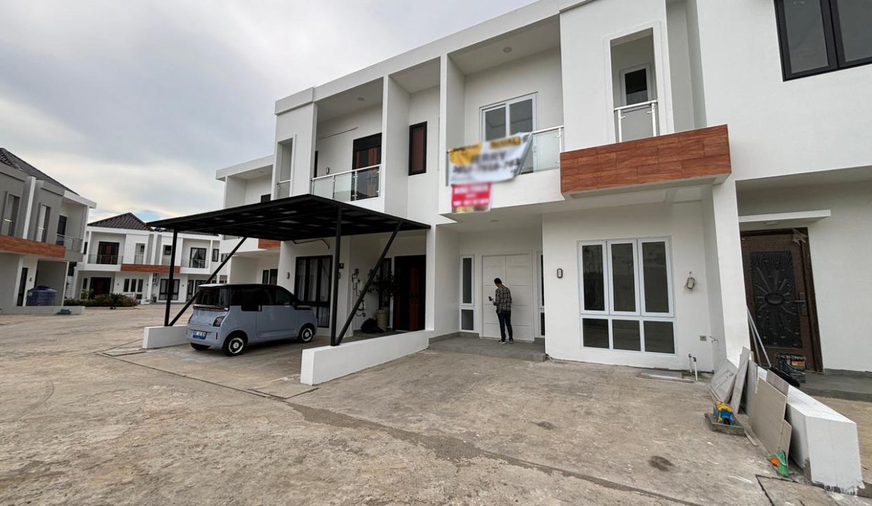 DIJUAL TOWNHOUSE BARU TAMAN KENTEN PALEMBANG(1,6)