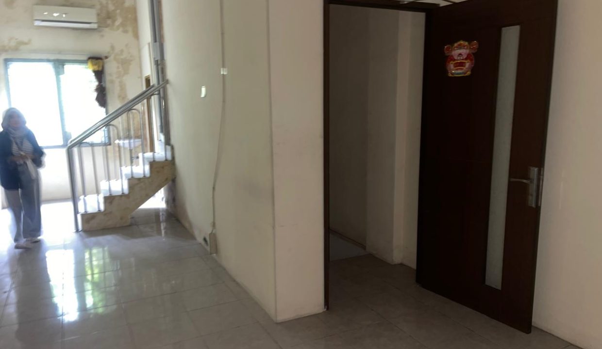 3 LANTAI RUKO JALAN AMPIBI SEKIP PALEMBANG (9)