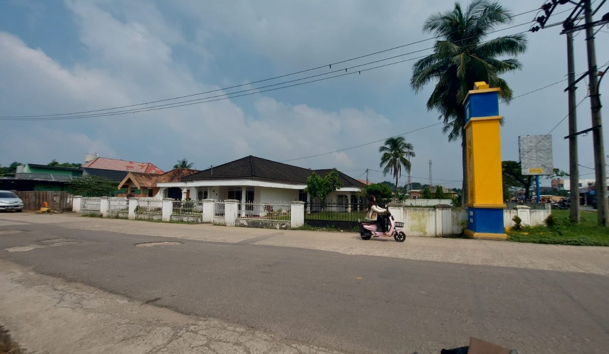 DIJUAL RUMAH HALAMAN LUAS MAYOR ZEN PALEMBANG (0,2)