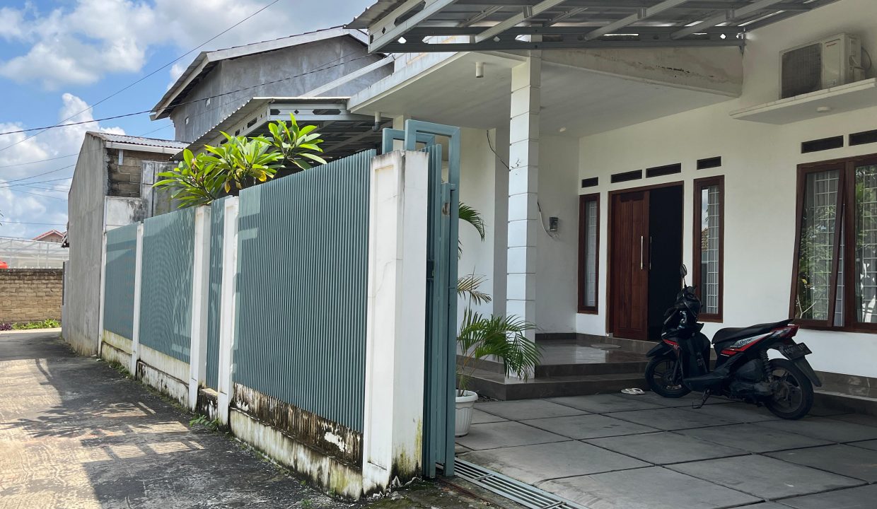 DIJUAL RUMAH MAYOR ZURBI BUSTAN SUKARAME PALEMBANG (1,7)