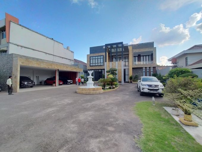 DIJUAL RUMAH MEWAH FULL FURNISH CELENTANG PALEMBANG (1)