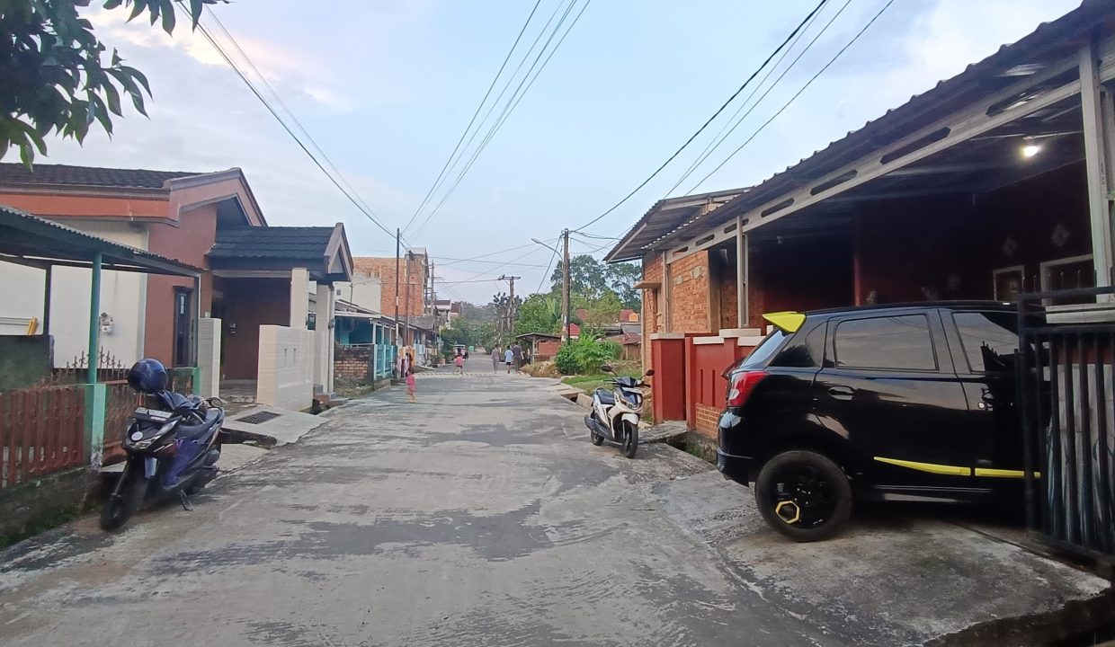 DIJUAL RUMAH + BEDENG KOMPLEK PERUMDAM KARTIKA (2,9)