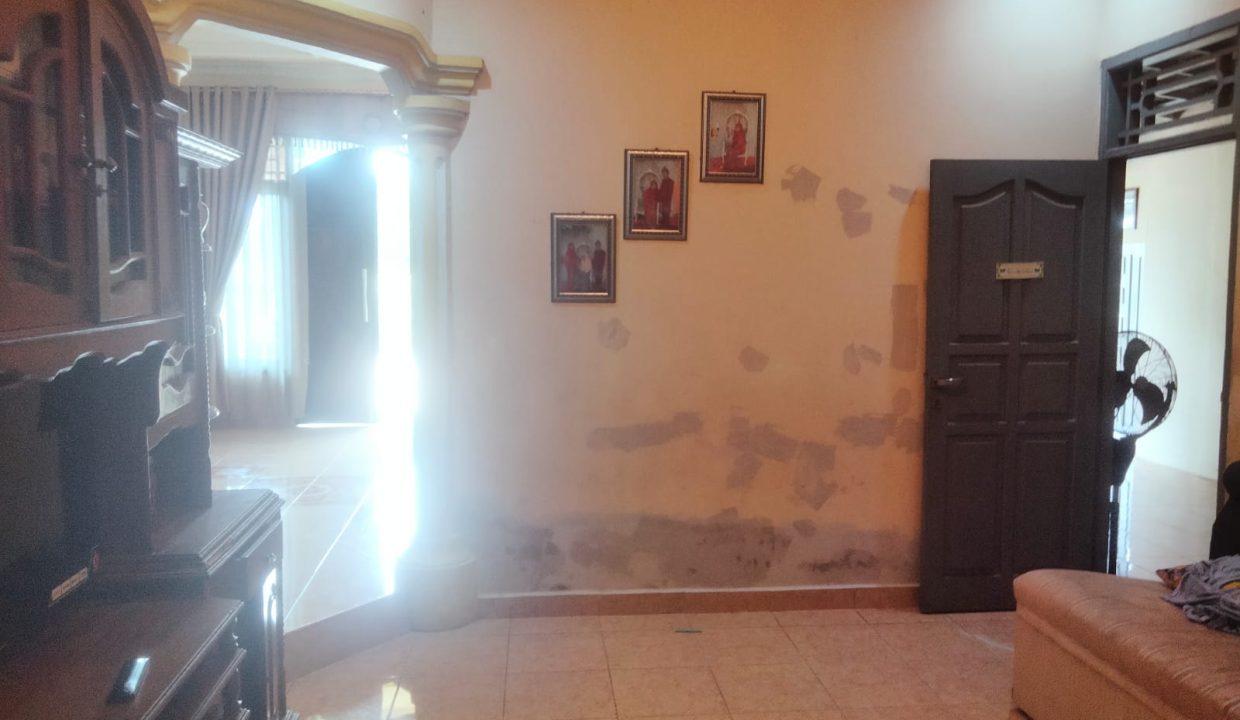 DIJUAL RUMAH HALAMAN LUAS PERUMNAS TALANG KELAPA PALEMBANG (8)
