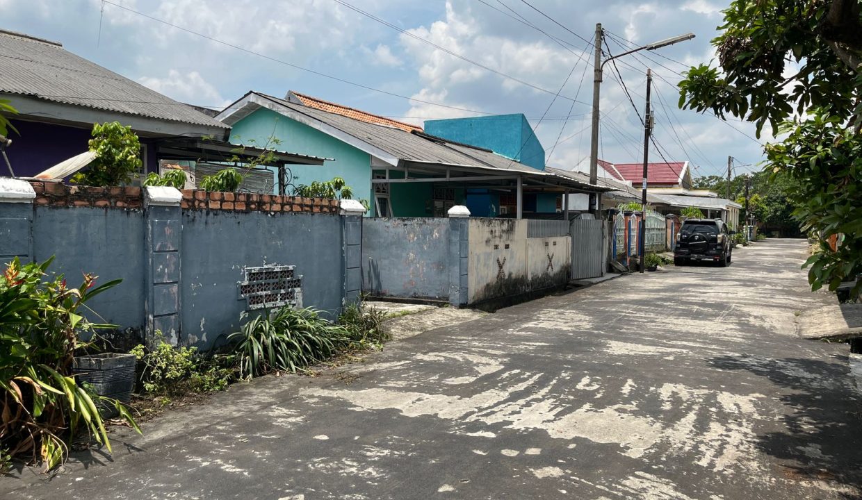 DIJUAL RUMAH KOMPLEK OPI JAKABARING PALEMBANG DEKAT DANAU (1,4)