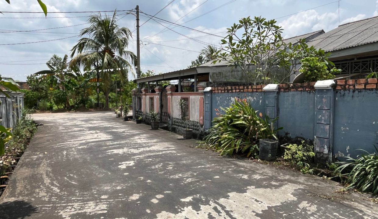 DIJUAL RUMAH KOMPLEK OPI JAKABARING PALEMBANG DEKAT DANAU (1,9)