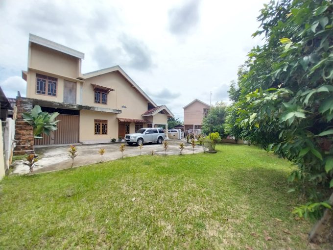 DIJUAL RUMAH HALAMAN SUPER LUAS MACAN KUMBANG DEMANG PALEMBANG