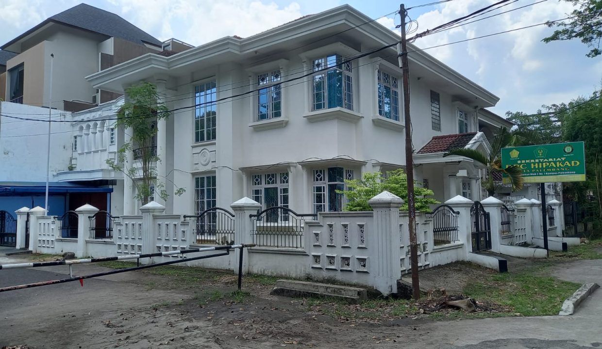 SEWA RUMAH TENGAH KOTA PALEMBANG (1,1)