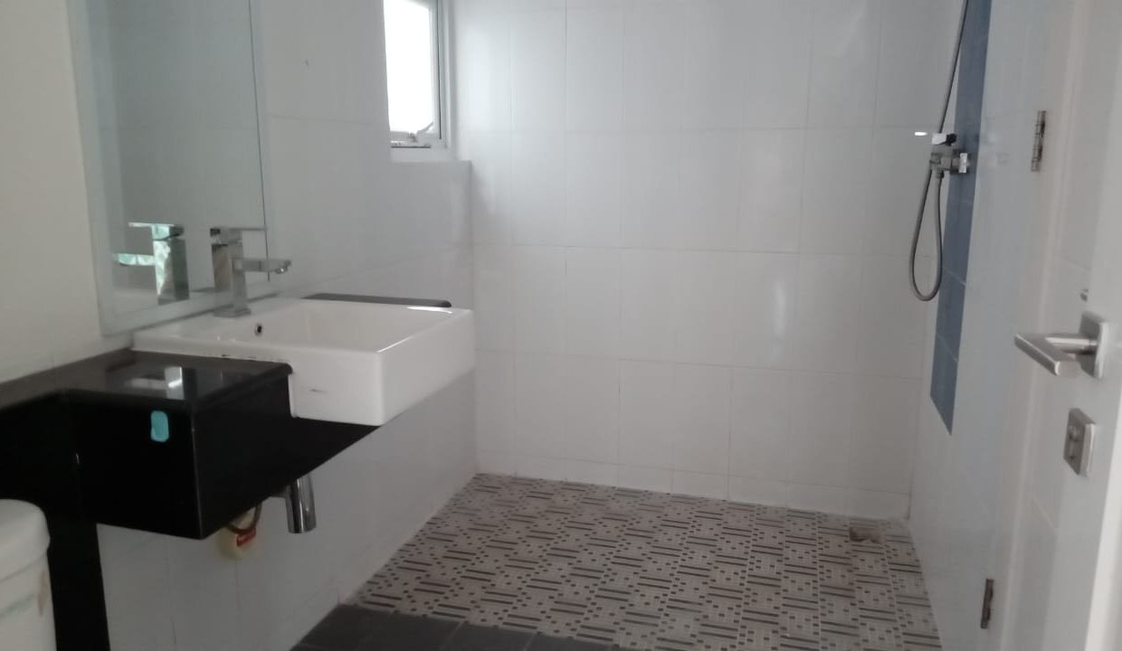 SEWA RUMAH FULL FURNISH THE SPRING KENTEN PALEMBANG (17)