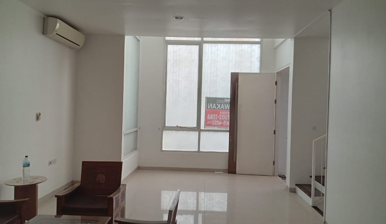 SEWA RUMAH FULL FURNISH THE SPRING KENTEN PALEMBANG (8)