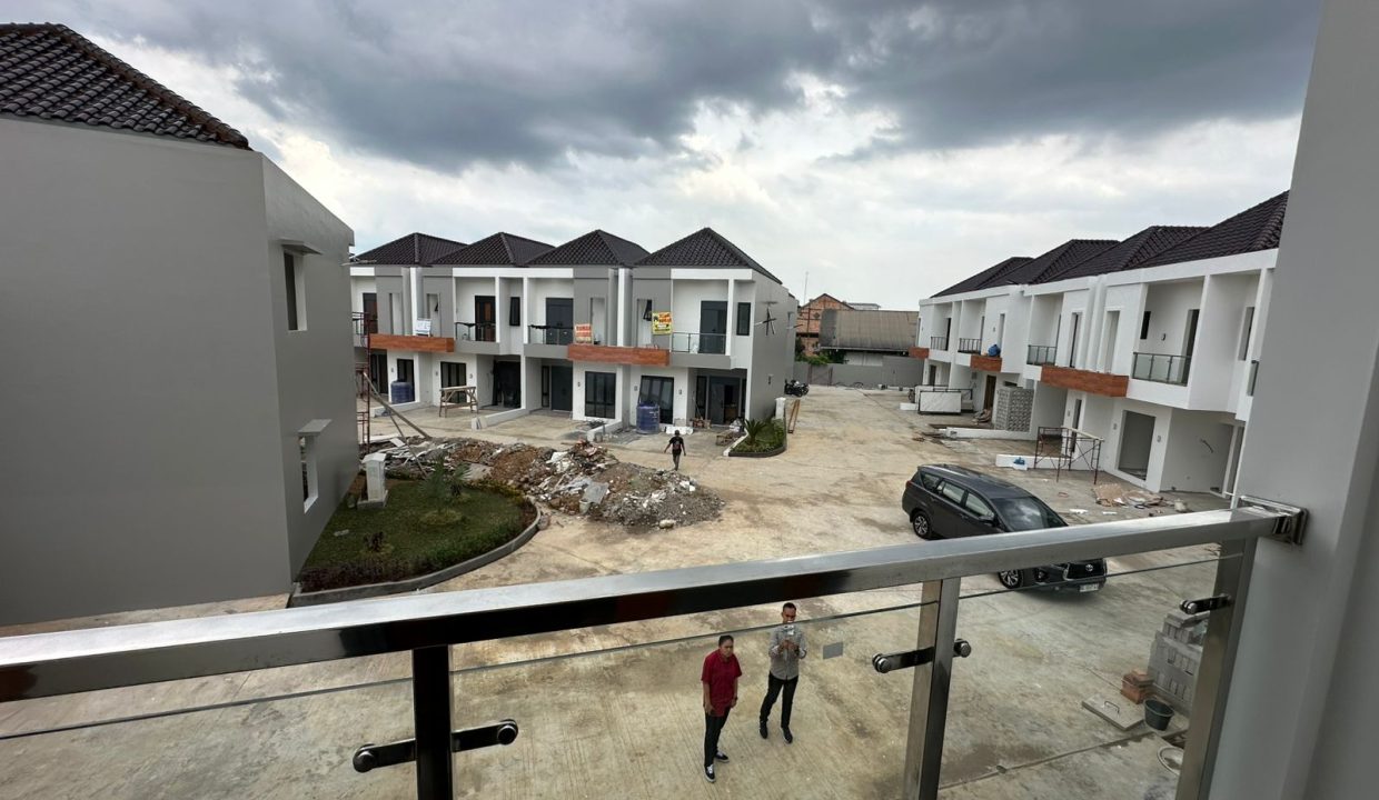 DIJUAL RUMAH BARU TAMAN KENTEN PALEMBANG - Lantai Granit Quadra (5)