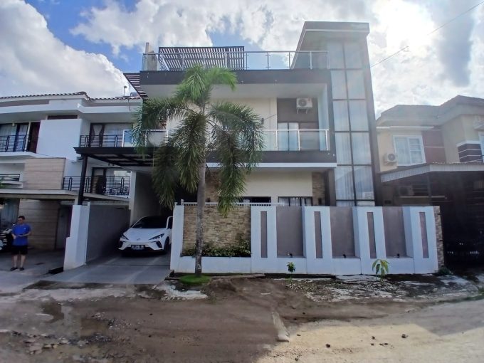 DIJUAL RUMAH MEWAH FULL FURNISH CLUSTER CENDANA OPI JAKABARING PALEMBANG