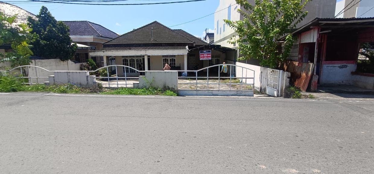 DIJUAL RUMAH HALAMAN LUAS AREA DEMANG LEBAR DAUN 5 MENIT KE SOEKARNO HATTA PALEMBANG (2)