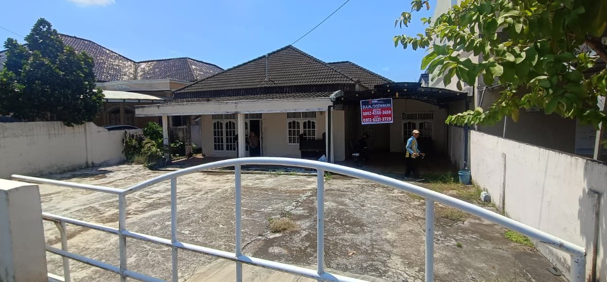 DIJUAL RUMAH HALAMAN LUAS AREA DEMANG LEBAR DAUN 5 MENIT KE SOEKARNO HATTA PALEMBANG (3)