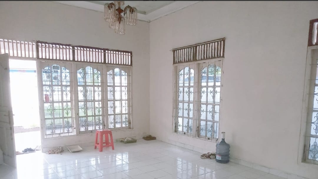 DIJUAL RUMAH HALAMAN LUAS AREA DEMANG LEBAR DAUN 5 MENIT KE SOEKARNO HATTA PALEMBANG (6)