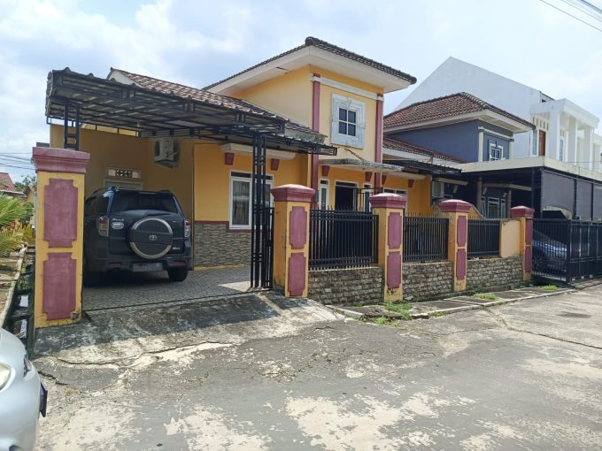 DIJUAL RUMAH KOMPLEK PINASTRY KM 12 PALEMBANG (1)