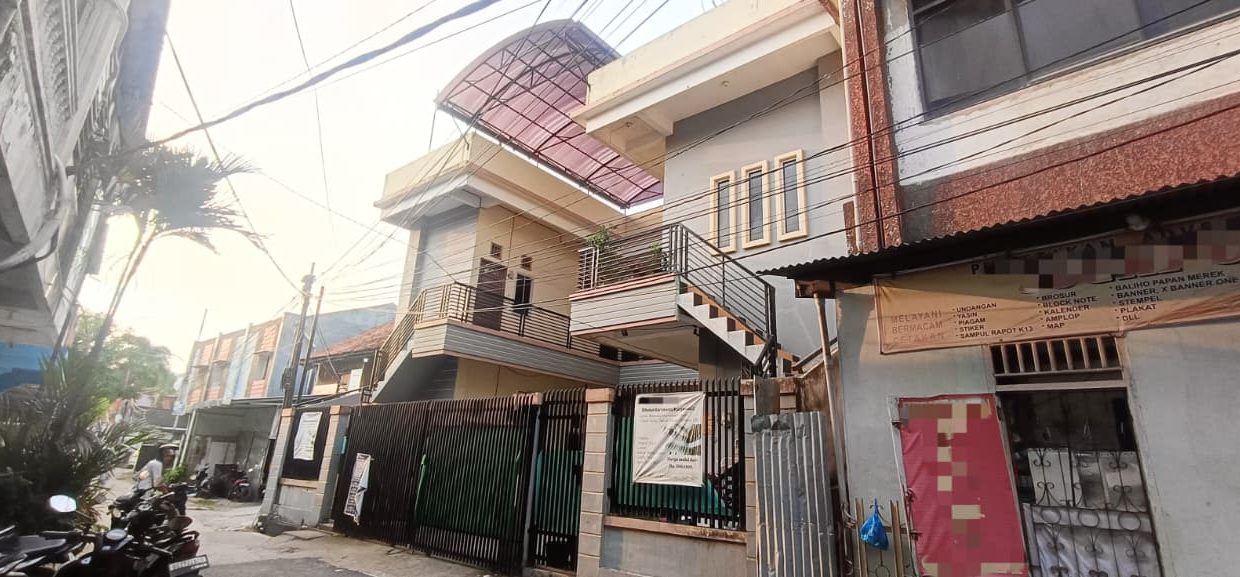 Di jual Town house gandeng di wilayah ramai penduduk sapta marga Palembang  Luas tanah 118M Kamar tidur 4 Kamar mandi 2 Jumlah lantai 2 Listrik PDAM  Harga jual Rp 672jt  Rumah ini cocok untu orang yg baru membangun rumah tangga  dan investasi jangka panjang.