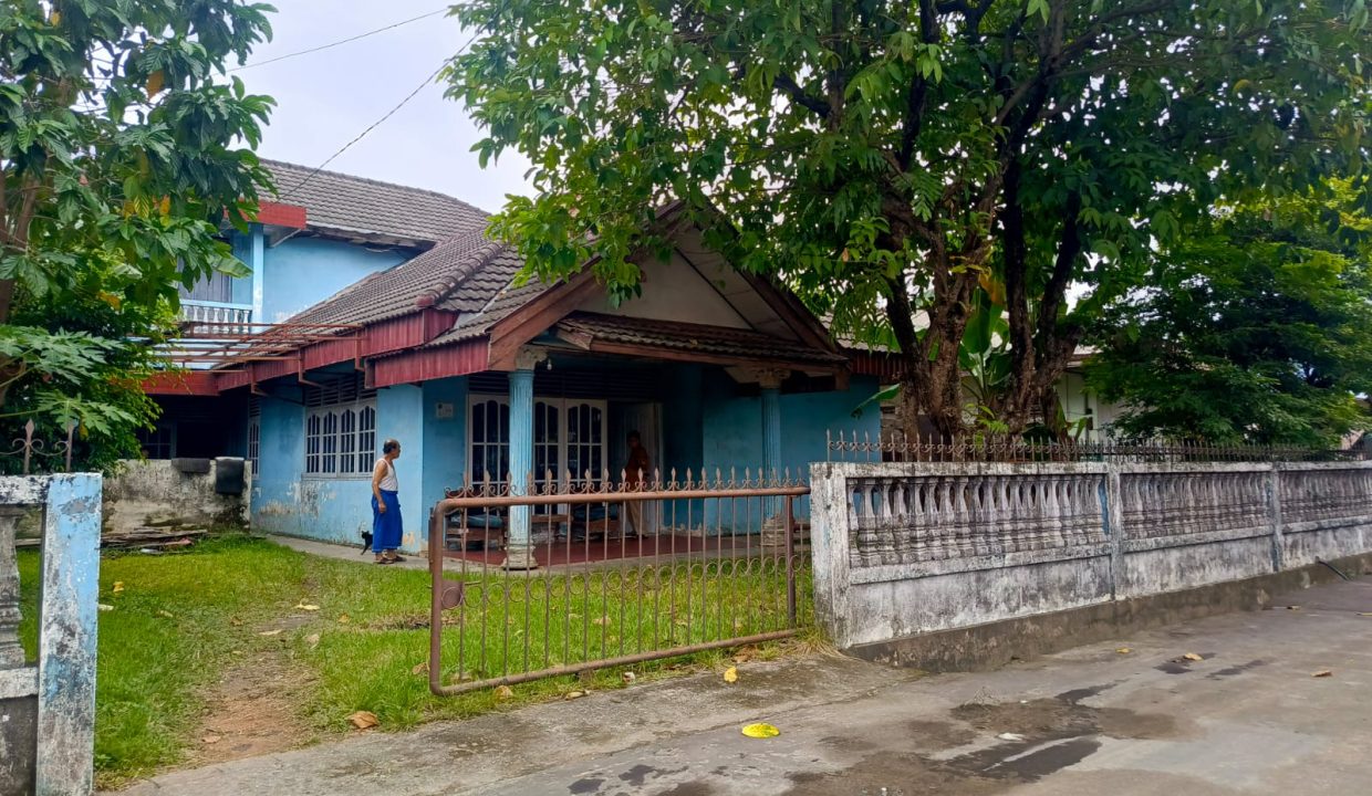 RUMAH HALAMAN LUAS DEKAT KFC SEKIP TENGAH PALEMBANG (1)
