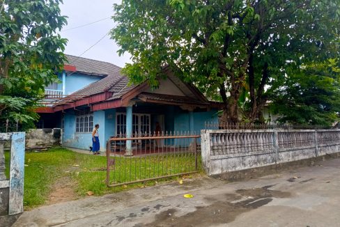 RUMAH HALAMAN LUAS DEKAT KFC SEKIP TENGAH PALEMBANG (1)