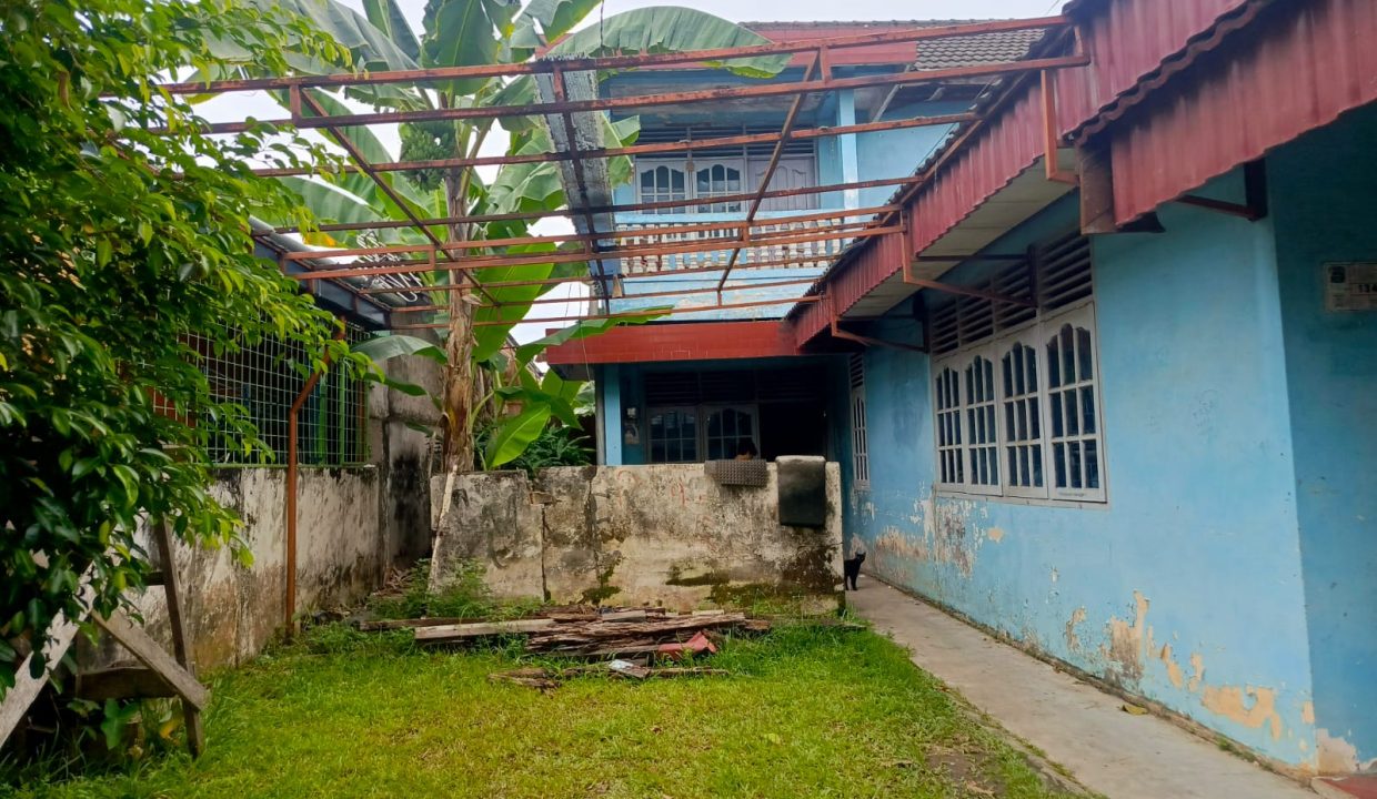 RUMAH HALAMAN LUAS DEKAT KFC SEKIP TENGAH PALEMBANG (2)