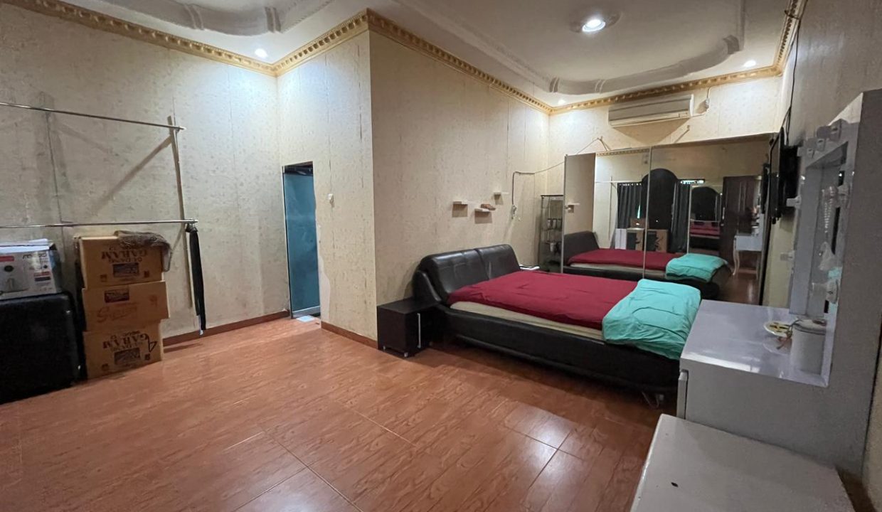 DIJUAL RUMAH GRAND GARDEN CELENTANG PALEMBAWNG (9)