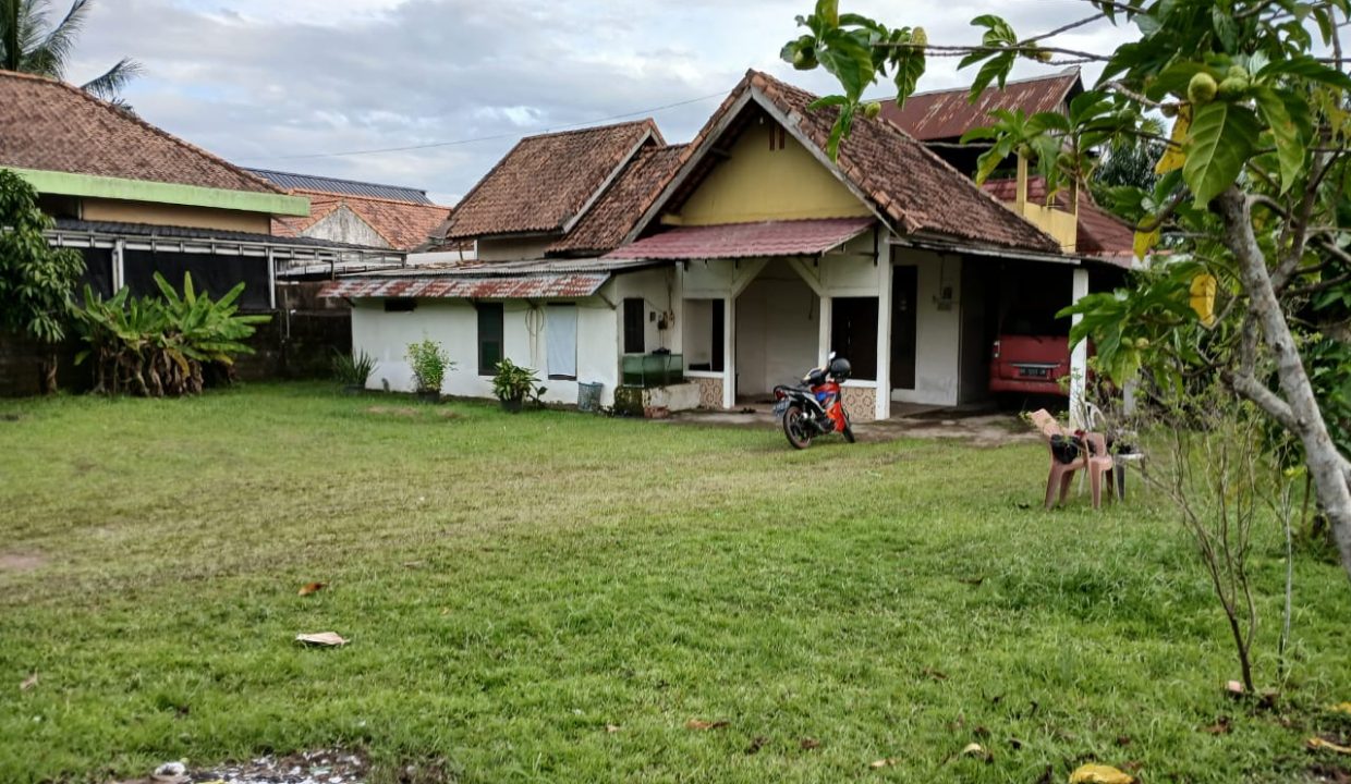 DIJUAL TANAH BONUS RUMAH HALAMAN LUAS KM 14 SRIGADING BANYUASING (2,0)