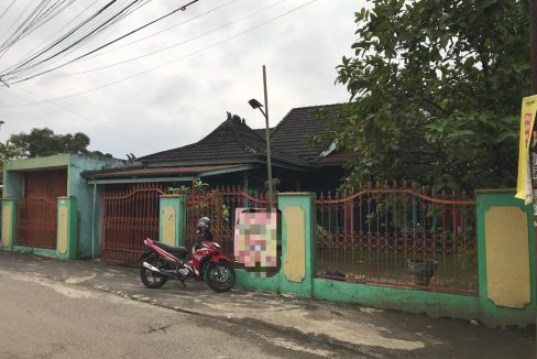DIJUAL RUMAH BEDENG BUKIT LAMA PALEMBANG (0,8)