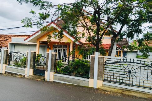 DIJUAL RUMAH HALAMAN LUAS SUKABANGUN II PALEMBANG (1)