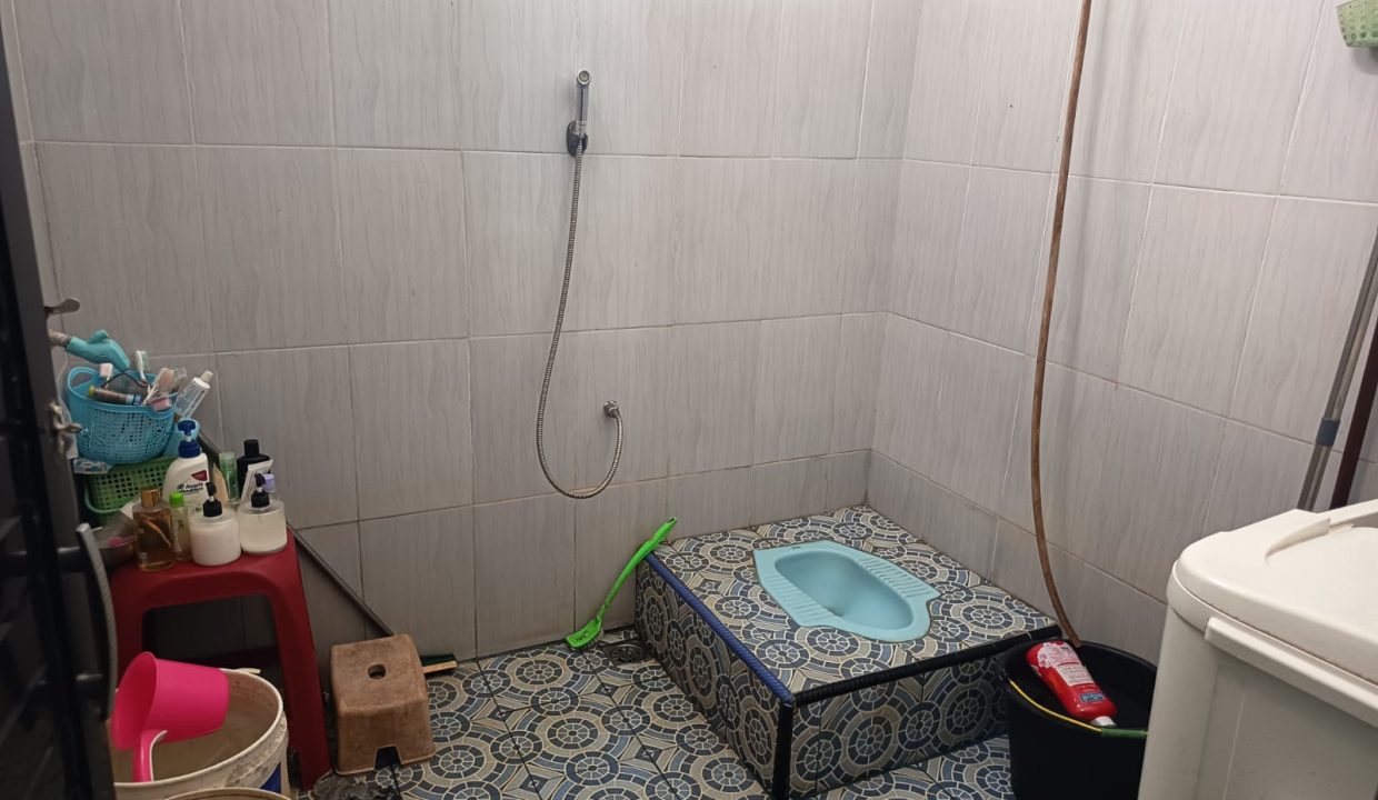 DIJUAL RUMAH HALAMAN LUAS BONUS KOS KOSAN SUKABANGUN PALEMBANG (7)