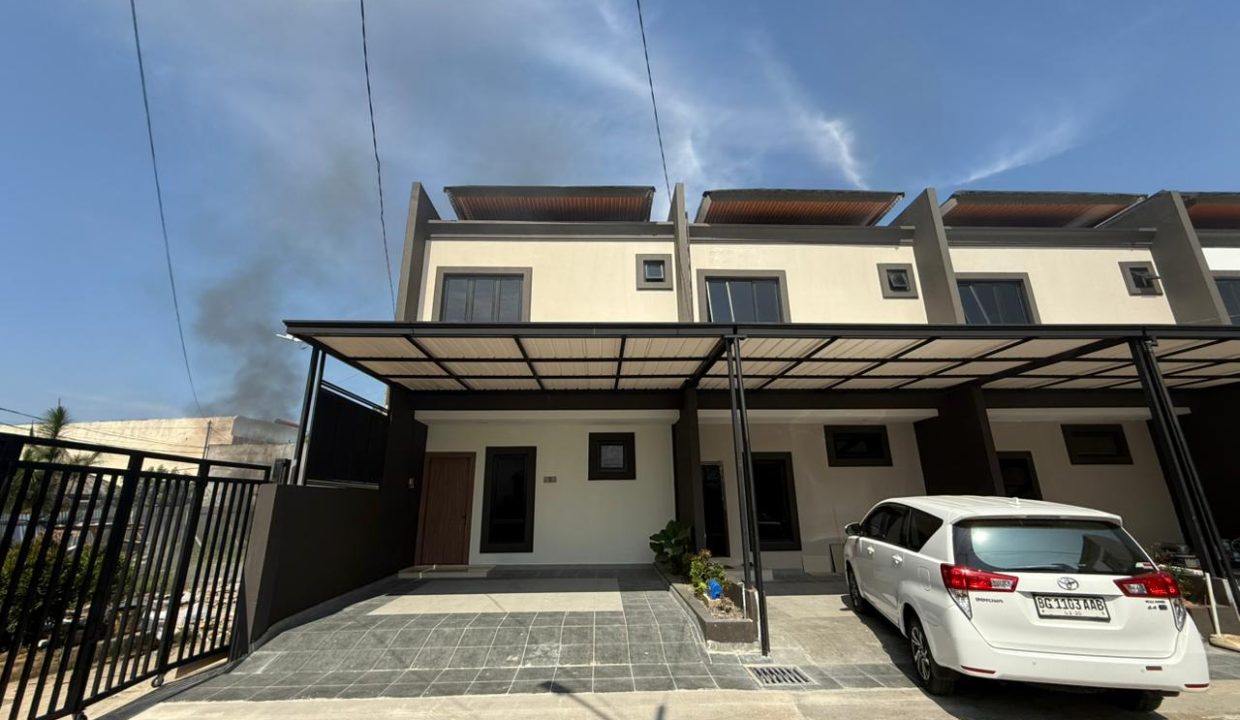 DIJUAL RUMAH KOMPLEK ROYAL HILL BANK RAYA PALEMBANG (1)