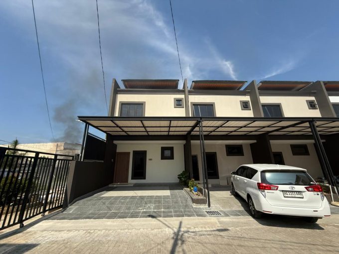 DIJUAL RUMAH KOMPLEK ROYAL HILL BANK RAYA PALEMBANG (1)
