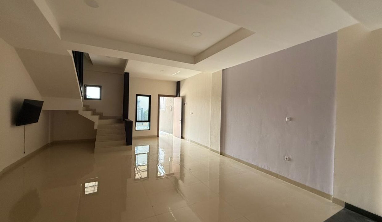 DIJUAL RUMAH KOMPLEK ROYAL HILL BANK RAYA PALEMBANG (18)