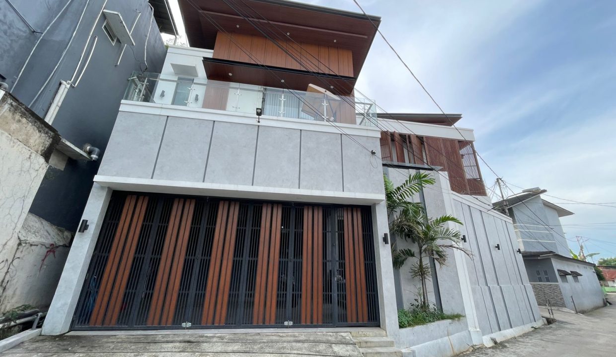 DIJUAL RUMAH MEWAH LETDA A ROZAK PALEMBANG (1)