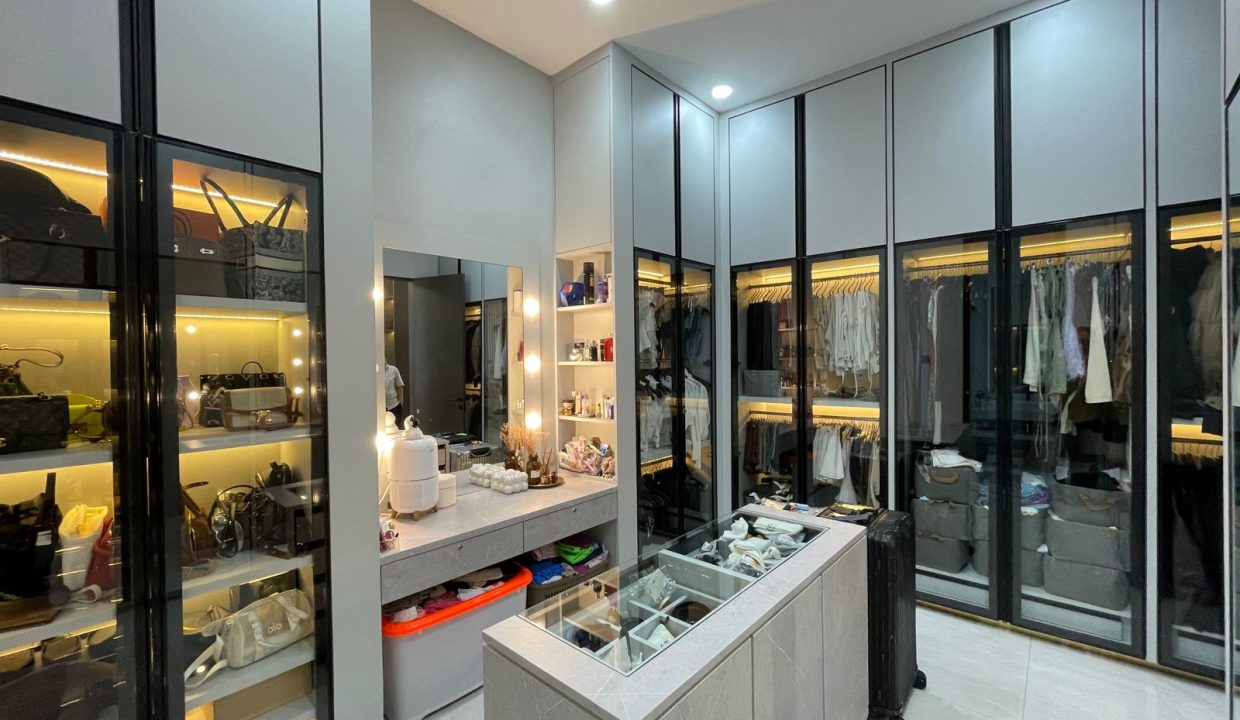 DIJUAL RUMAH MEWAH LETDA A ROZAK PALEMBANG (14)