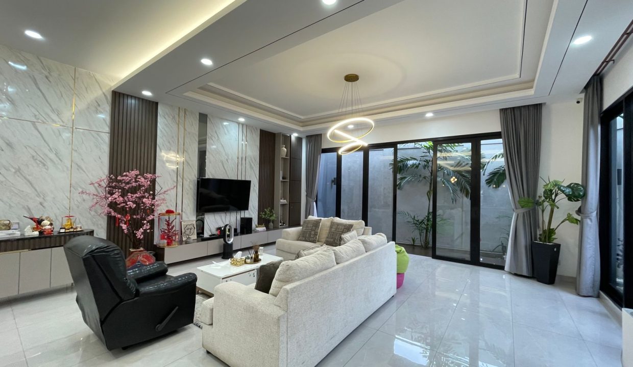 DIJUAL RUMAH MEWAH LETDA A ROZAK PALEMBANG (2)