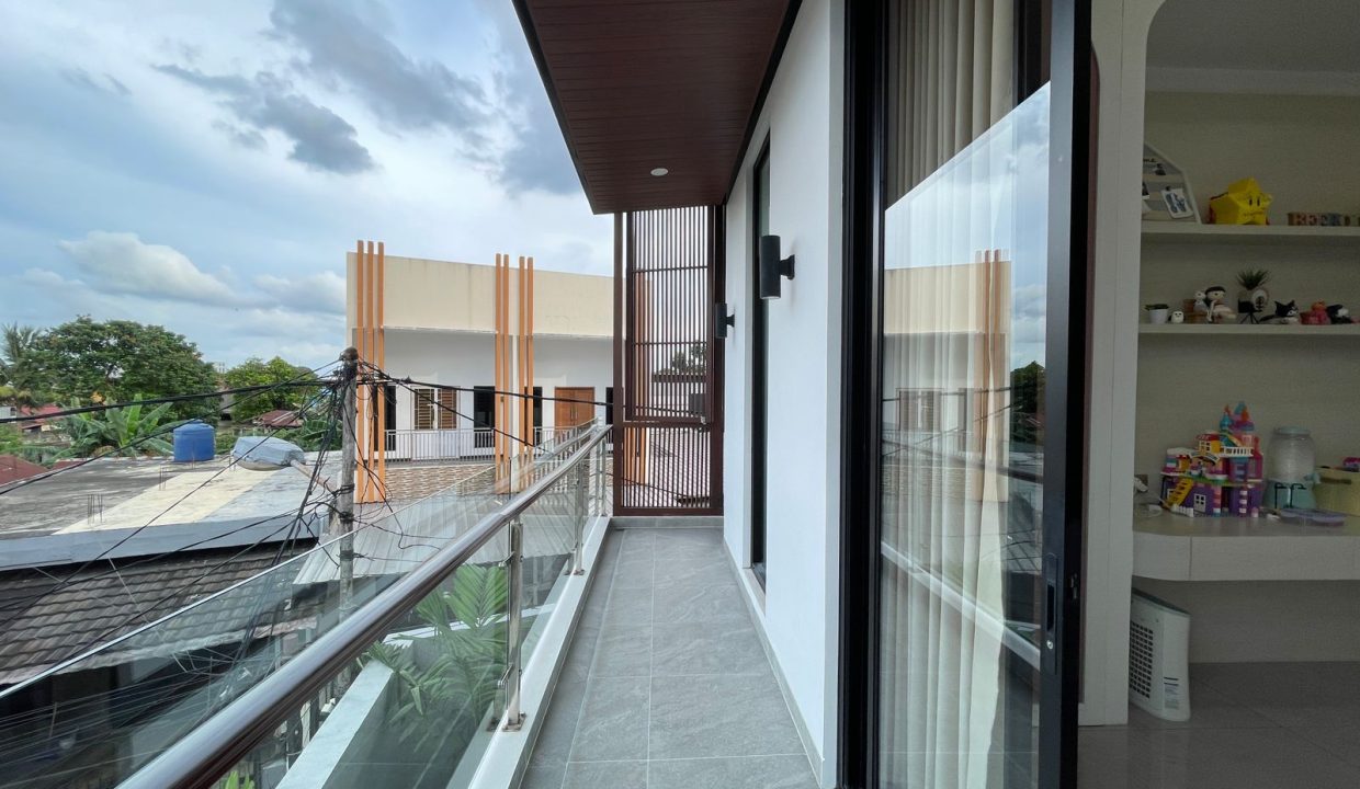 DIJUAL RUMAH MEWAH LETDA A ROZAK PALEMBANG (23)