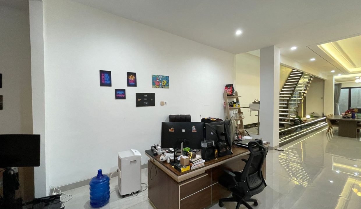 DIJUAL RUMAH MEWAH LETDA A ROZAK PALEMBANG (28)