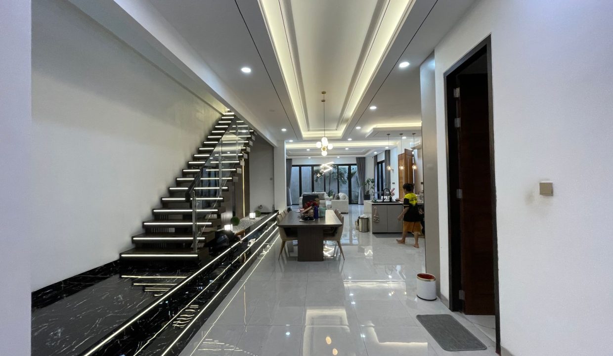 DIJUAL RUMAH MEWAH LETDA A ROZAK PALEMBANG (30)