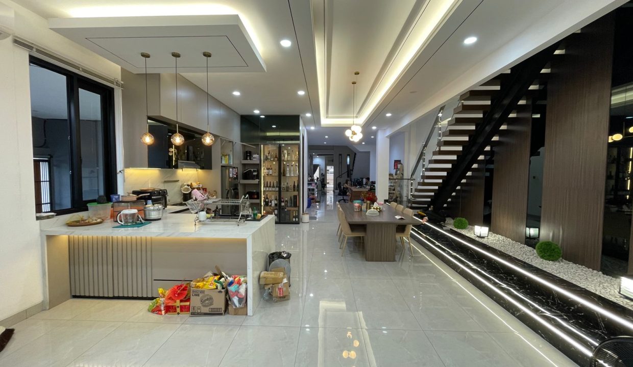 DIJUAL RUMAH MEWAH LETDA A ROZAK PALEMBANG (7)