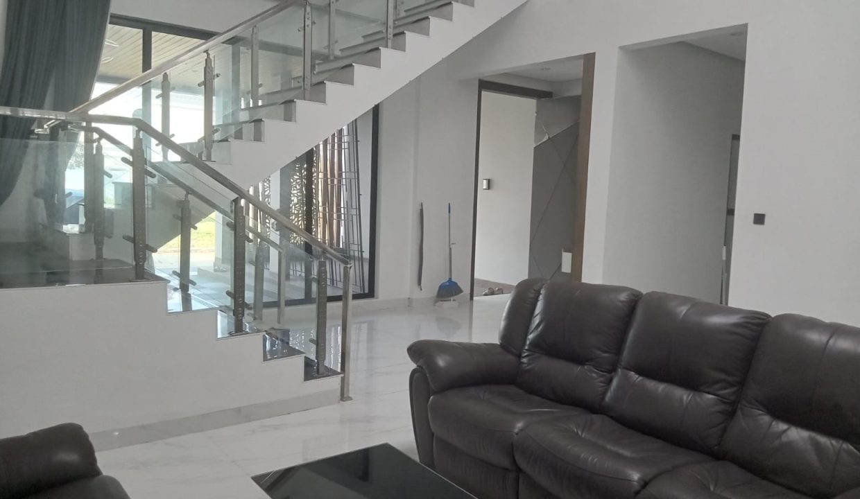 SEWA RUMAH CITRALAND PALEMBANG (27)