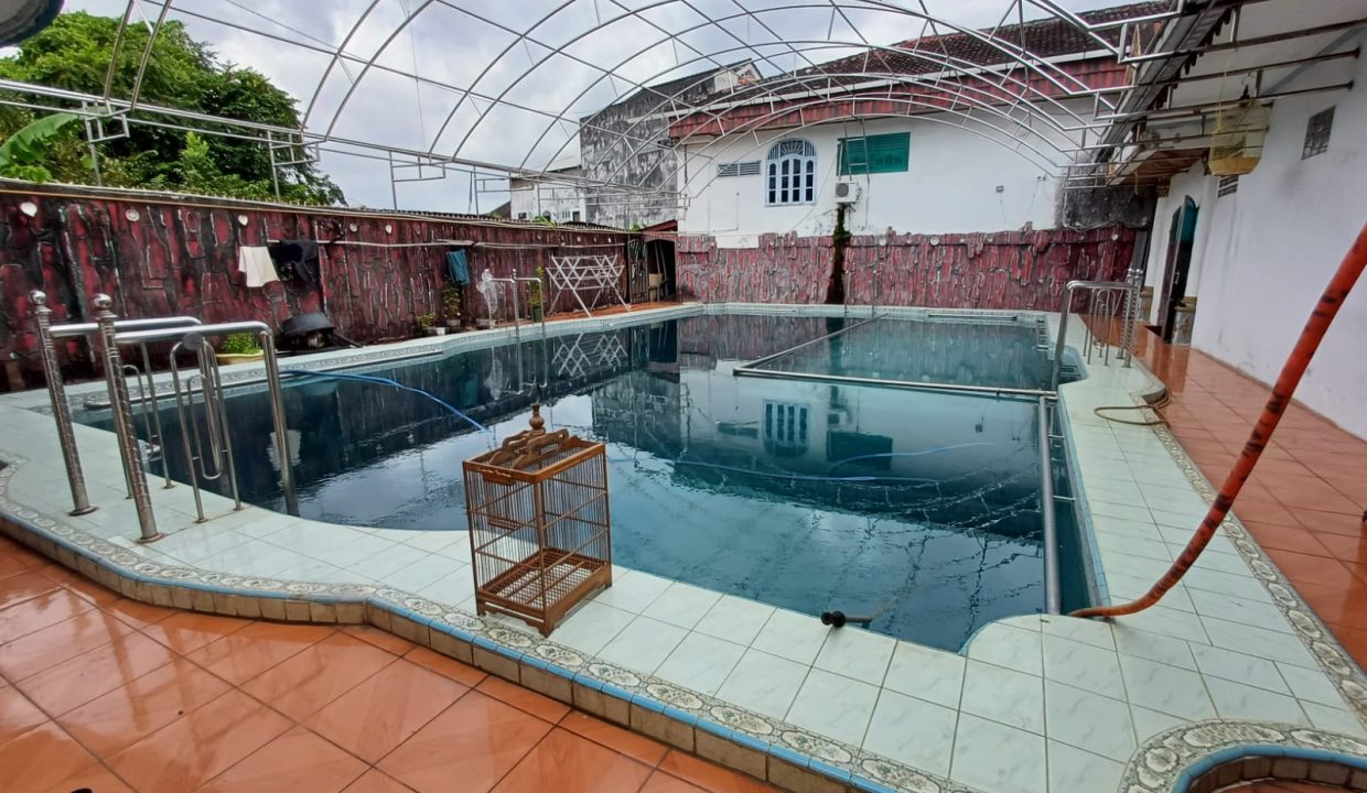 DIJUAL RUMAH BONUS KOLAM RENANG BUKIT LAMA PALEMBANG (12)